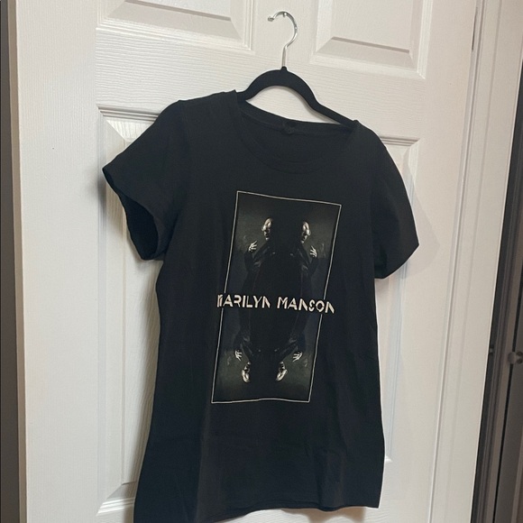 Hot Topic Tops - Hot Topic Black Graphic Tee Marilyn Manson